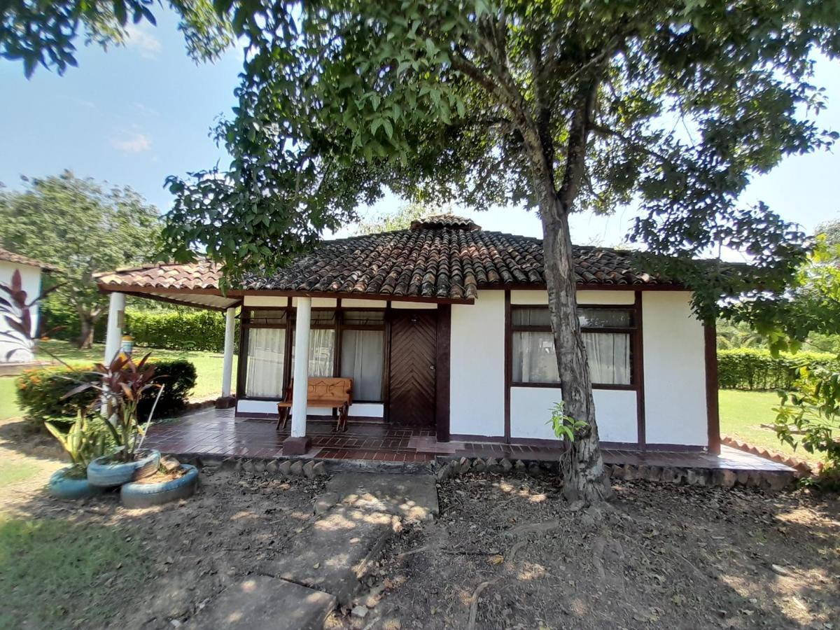 Campestre Cenvaturs 酒店 Ricaurte